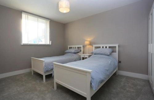 LIKONI 3 by BOURNECOAST - A Modern Apartment with SEA VIEWS, Patio and Parking - FM6193 - Foto 17