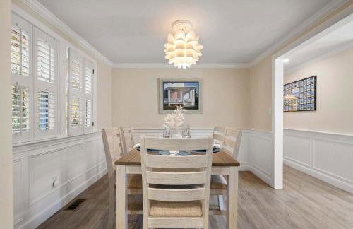 Minutes to Craigville Beach Private Patio and Backyard - Foto 8