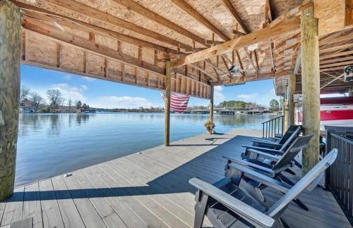 6 BD Smith Mountain Lakefront Escape sunset - Foto 9