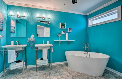 Charming Retreat on 20 Acres with Private Lake! - Foto 17