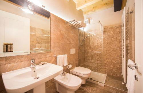 Lady Capulet Apartments - Photo 60