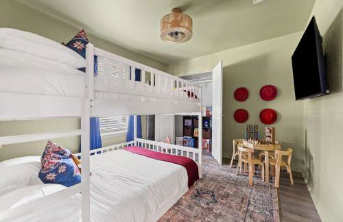 Texas Willow Ranch - Epic Luxury Retreat with Pool, Game room, Soccer, BBQ, Fire table - Foto 52