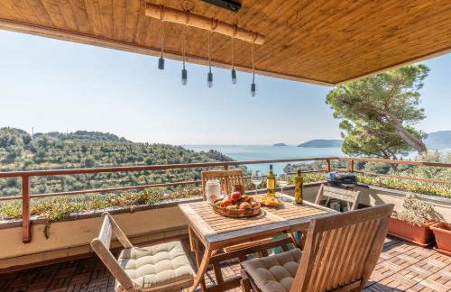 Oltre House - Photo 1