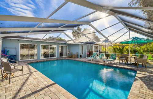 Luxury heated-pool home blocks from the beach - Foto 3