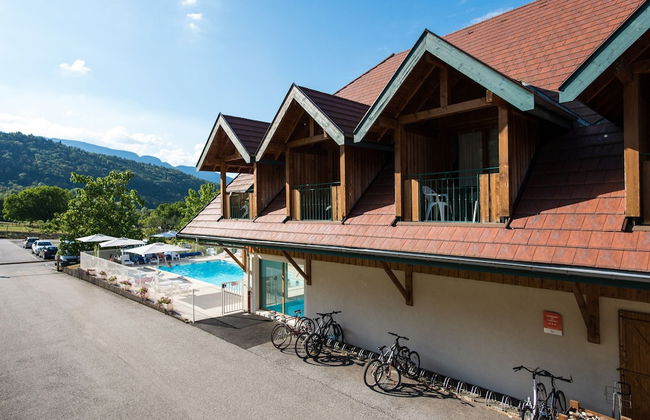 Alpine Getaway With Pool - Photo 1