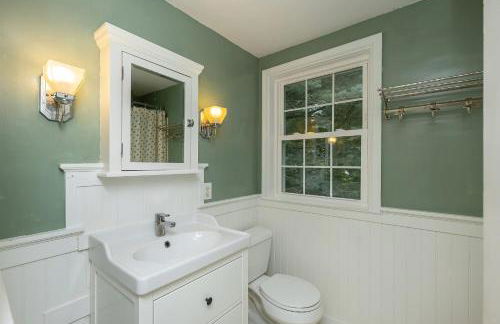 4BR-3BA Charming Family-Sized in Ames - Foto 5