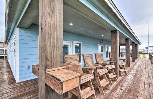 Group Getaway with Deck, Steps to Crystal Beach! - Foto 32