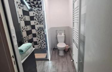 Maison accueillante à Clermont-Créans, 70m² avec jardin - Photo 5