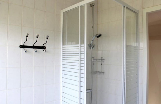 Appealing Bungalow With Garden - Photo 47