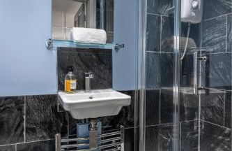 The New School Rooms - Beautiful, Georgian Apartment with Private Heated Pool and Hot Tub Sleeps 12 with Wifi and Parking near Bath - Foto 22