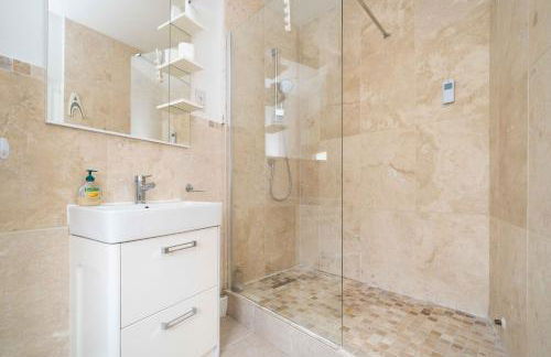 Look No Further The Stable Block in Beautiful Beaufort House 2 Bedrooms - Photo 9