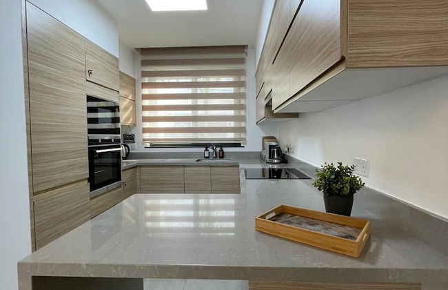 Charming 2 Bedroom Garden Suite Getaway - Photo 29