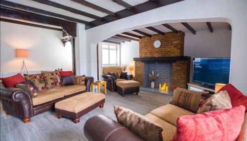 A Bright and Spacious Gem - Foto 1