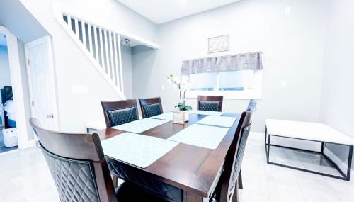 Perfect 6BR Stay Near Niagara Falls & Attractions - Foto 4