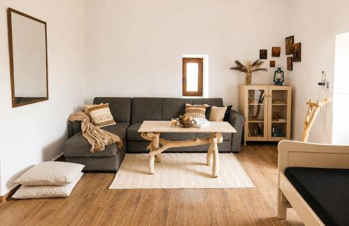 Nigos - Photo 16