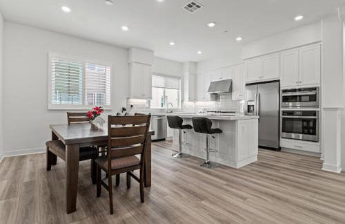 Beautiful Irvine Grand Park Community Cozy and Comfortable Home - Photo 4