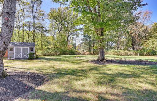 Spacious Fanwood Home with Decks, Walk to Park! - Foto 22