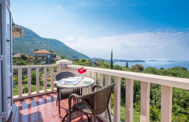 Villa Bouganvillea - sea View & Garden - A4 Premium - Photo 11
