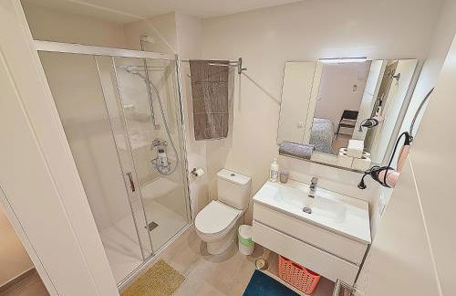 Oceanfront Duplex with a Rooftop Pool and Terrace - Foto 4