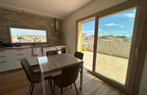 Attico con terrazza a Cagliari. - Foto 8