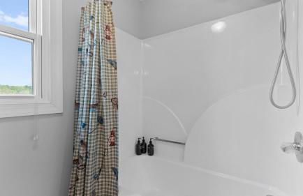 Sleeps 22, Lakefront w/ Private Dock & Pool, 2 Houses Lake Living by Avantstay - Foto 158