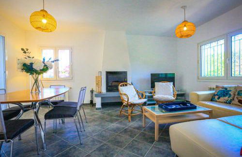 LITORAL COSTA DORADA - VILLA MONET Only families - Photo 11