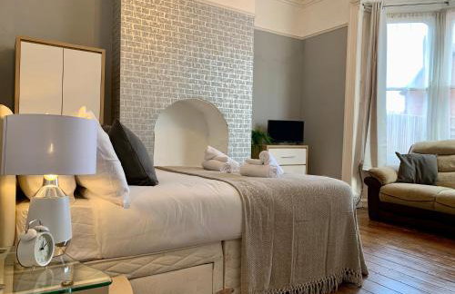 Spacious 6BR Victorian Home in 14 Somerford Near Wolverhampton Centre with Free Parking - Foto 35