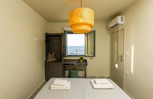 Savina Seafront Home - Photo 18