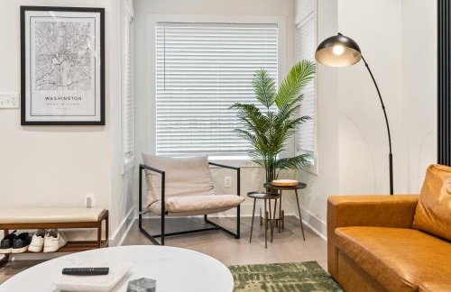 Designer 3-Bedroom Home with King Bed, Family-Friendly, Columbia Heights - Foto 38