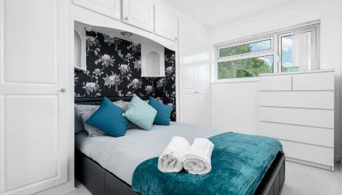 Modern 4 bedroom home ideal for Contractors, Groups and families ,FREE parking for multiple vehicle's - Foto 2