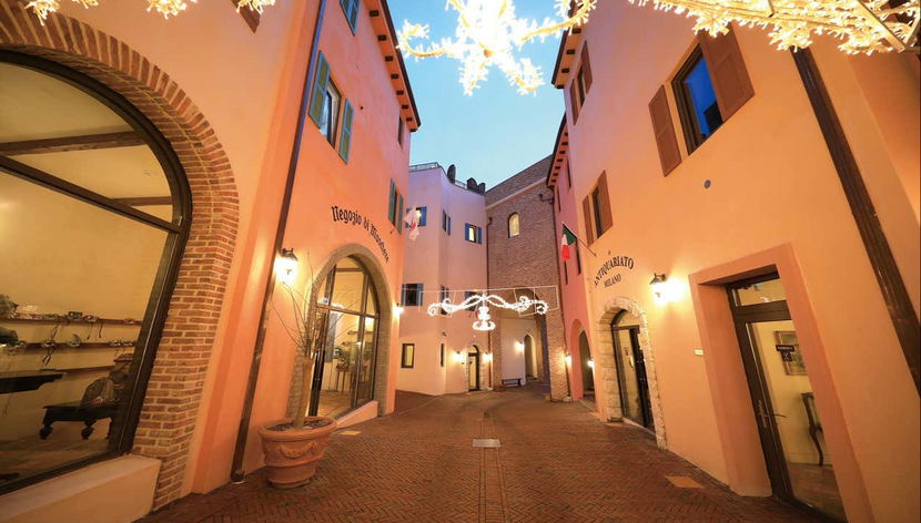 Conociendo Italy Village