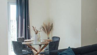 Captain's Apt - Photo 1