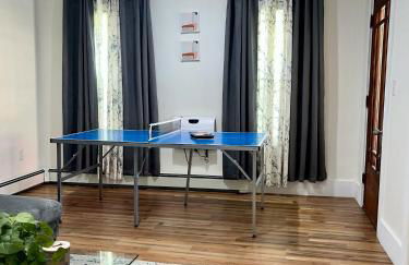 Spacious 4BR home w 2BA, a workspace & king bed! - Foto 66