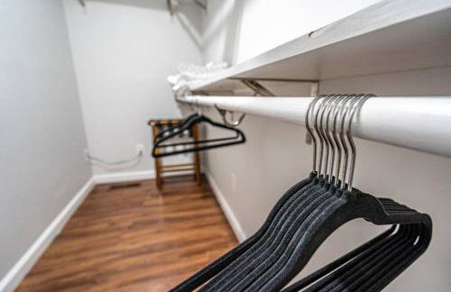 Fully stocked and spacious 2 Master Bdms, 2 min to medical district, LOCATION, COMFORT, LUXURY - Foto 53