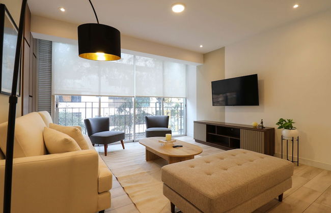 w Charming 2BR w Balcony in Miraflores - Photo 9