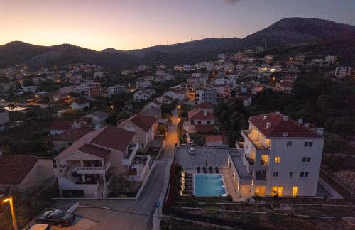 Villa Barbara & Zoran with heated swimming pool - Photo 41