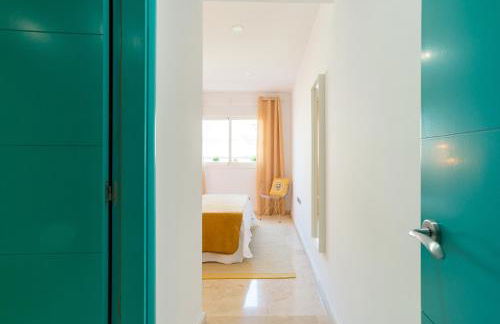 Charming apartment on the beach - Pool and parking - Photo 28