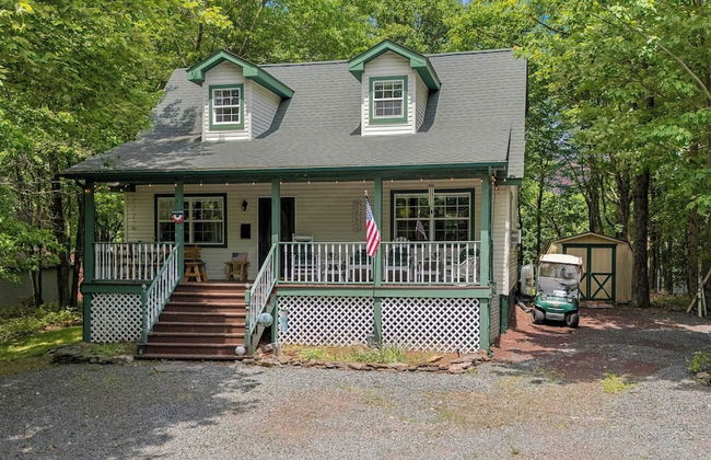 Ridge Retreat by Avantstay Game Room, Covered Porch, & Fire Pit! - Photo 3