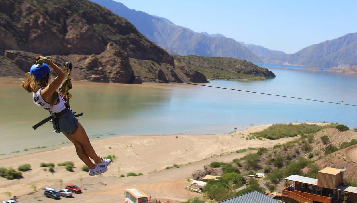 Tirolina sobre el embalse Potrerillos - Foto 1