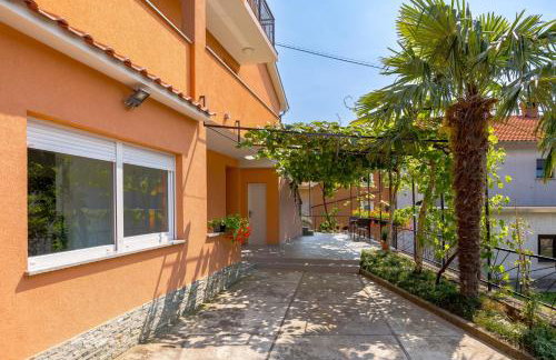 Apartment Flowers - Photo 24