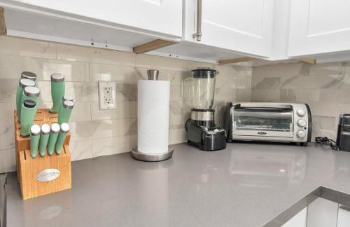 Prolific Blue Oasis near Med Ctr Dwntwn Galleria - Photo 35