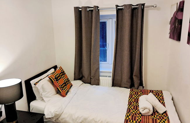 Modern & Spacious - Walk to London Excel- Parking - Foto 6