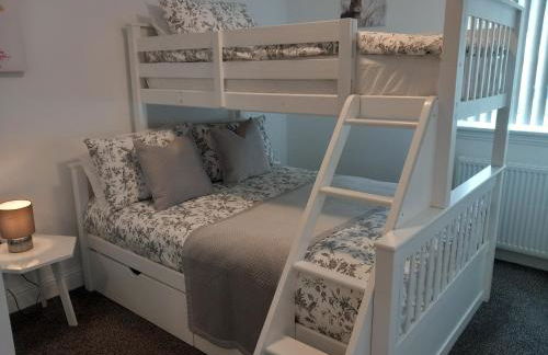 Beautiful Riverside Holiday Home - Foto 16