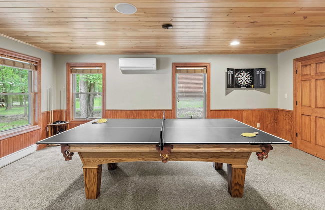 Bear Paw Lodge by Avantstay Hot Tub, Deck, & Fire Pit - Foto 20