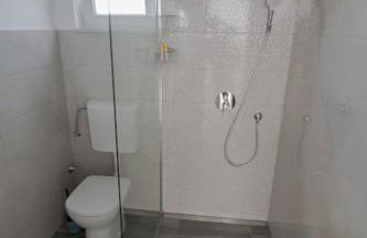 Kuća za odmor M&J s grijanim bazenom - Photo 18