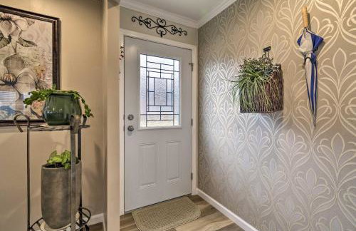 Lakefront Home with Deck, Fishing Dock and Canoe! - Foto 29