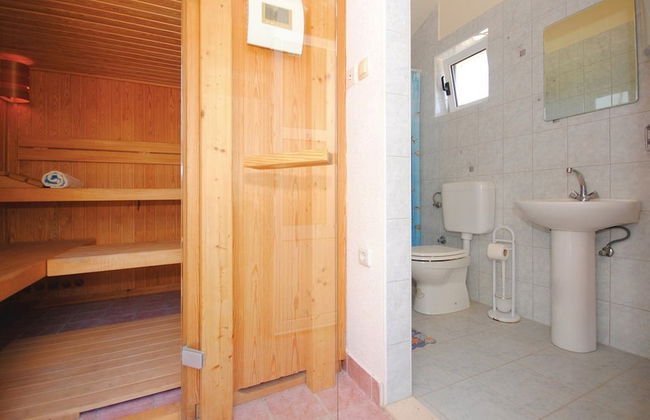 Picturesque Escape Holiday Home With Pool and Sauna - Foto 19