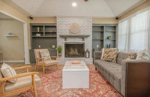 Ultimate Getaway with Pool and Games - Foto 17