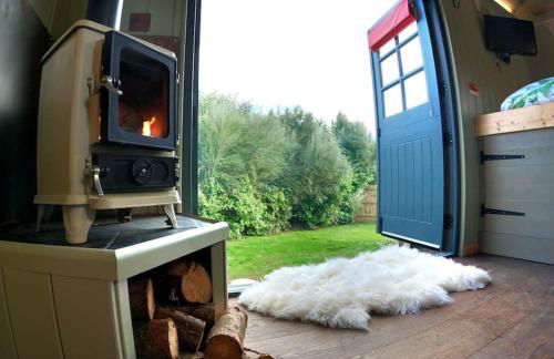 Romantic Retreat - Luxury Shepherds Hut + Hot Tub! - Foto 22