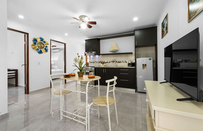 Urban 5BR Private Pool Getaway 10 Min- Bch - Foto 9